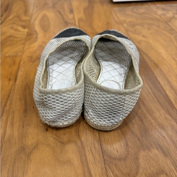 Chanel Mesh Logo Flats - Picture 5 of 9